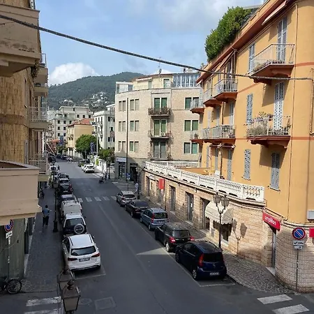 Ridi Che Ti Passa 3*